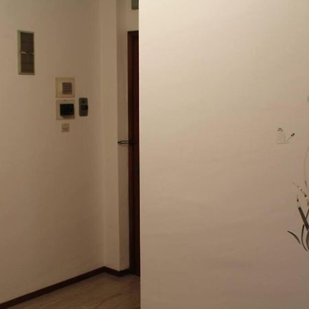 Апартаменти Casa Bilocale In Centro Vicino Stazione Воґера Екстер'єр фото