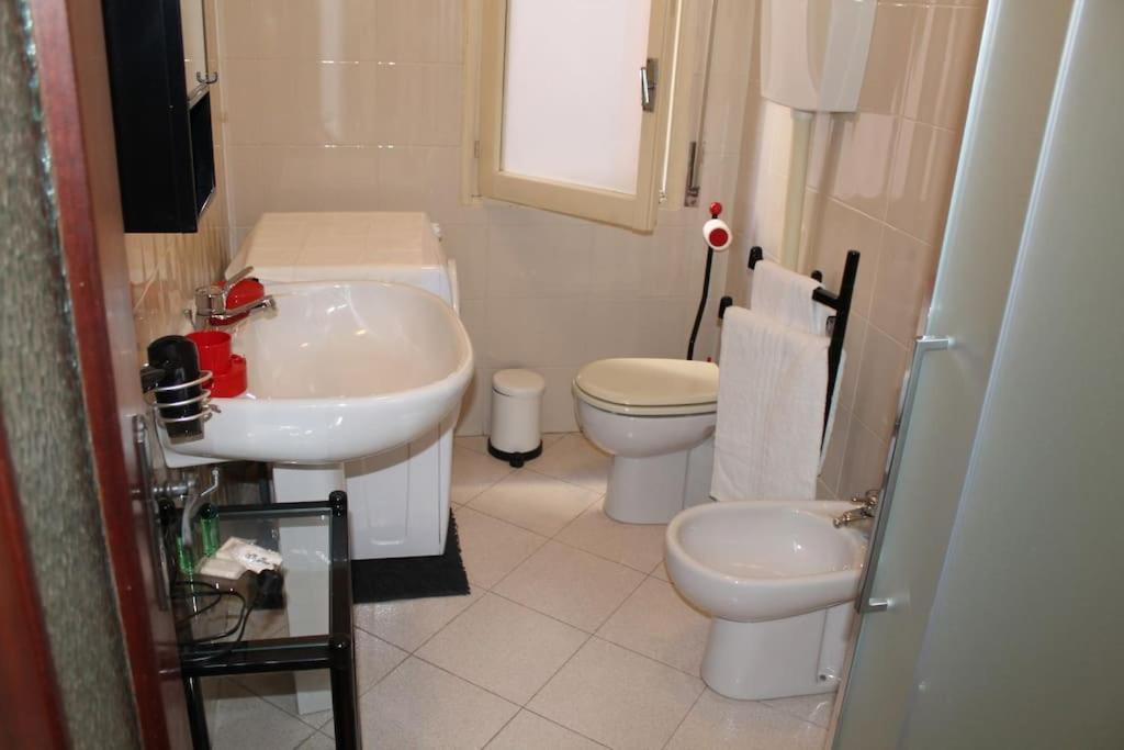 Апартаменти Casa Bilocale In Centro Vicino Stazione Воґера Екстер'єр фото
