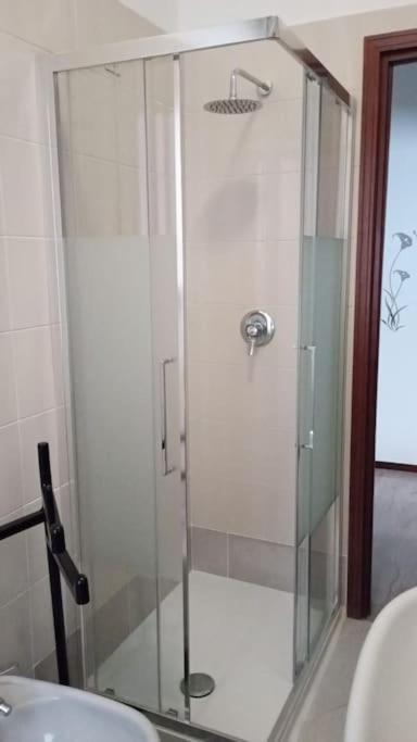 Апартаменти Casa Bilocale In Centro Vicino Stazione Воґера Екстер'єр фото